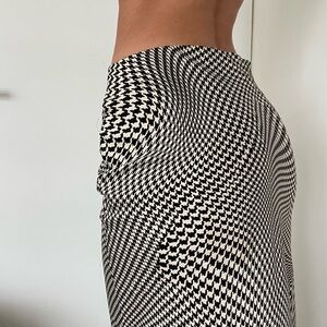 Urban Outfitters Black and White Houndstooth Pencil Skirt